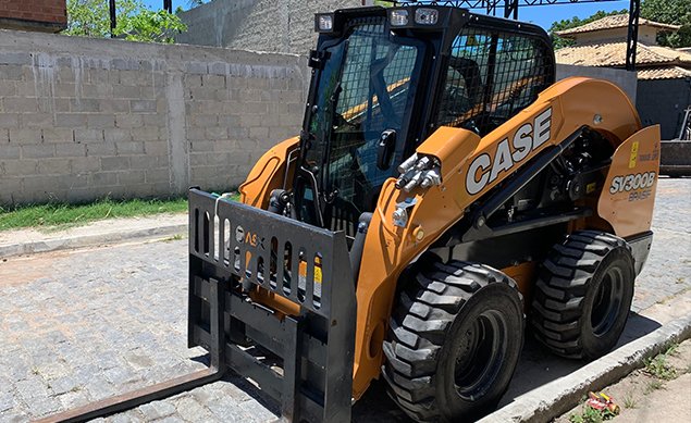 Mini Carregadeira (Bobcat)